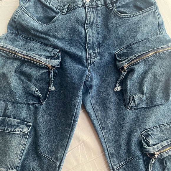 Stylish Zara Cargo Pants- Size 32 - Picture 2 of 6